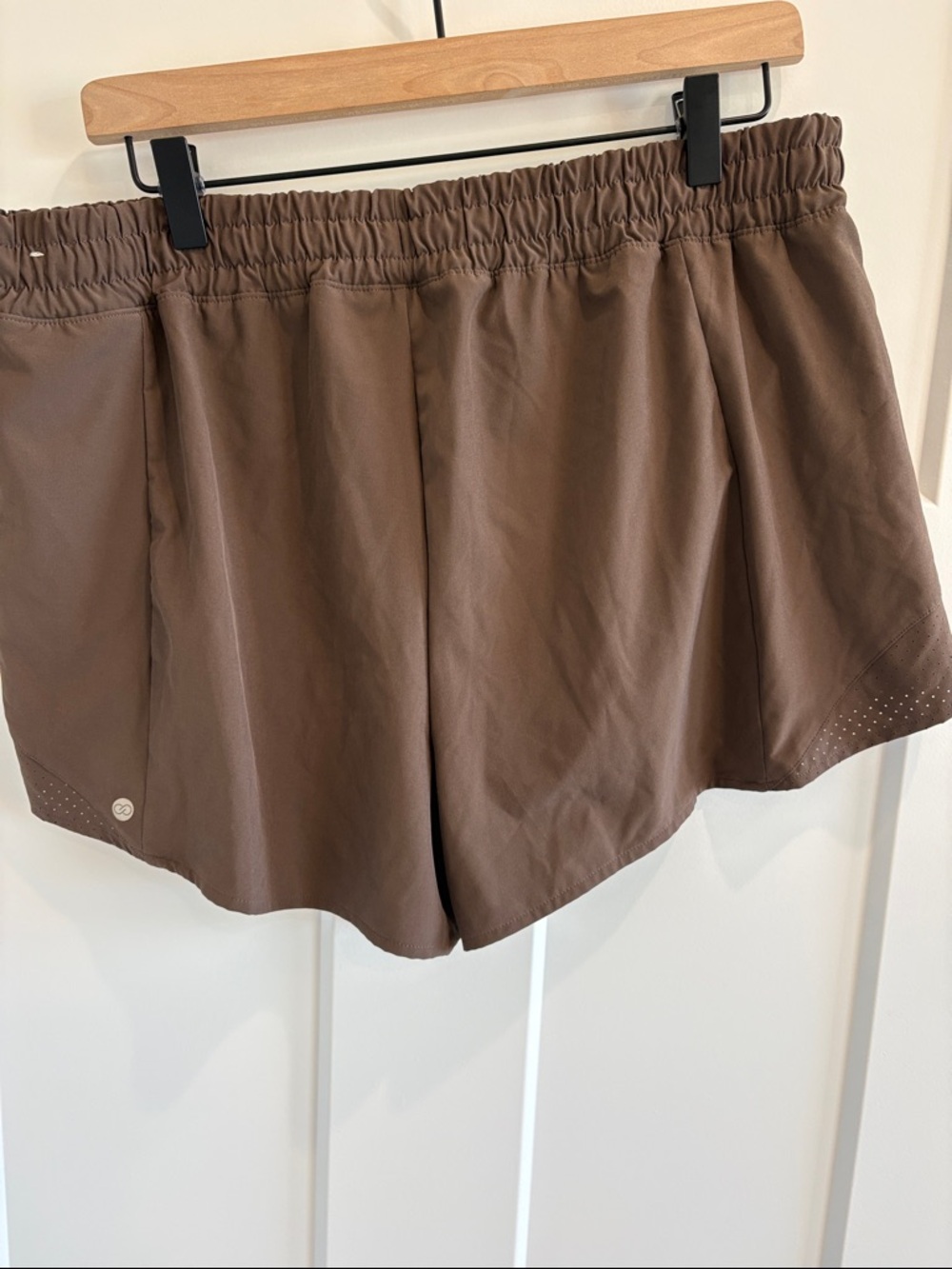 CALIA by Carrie Underwood Chocolate Brown Athletic Shorts with Zip Pocket - Picture 3 of 5